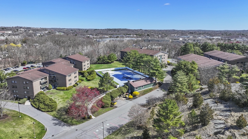 2 bed, 2 bath apartment for rent at 11 Ledgewood Way Unit 1, Peabody — photo 2 of 31