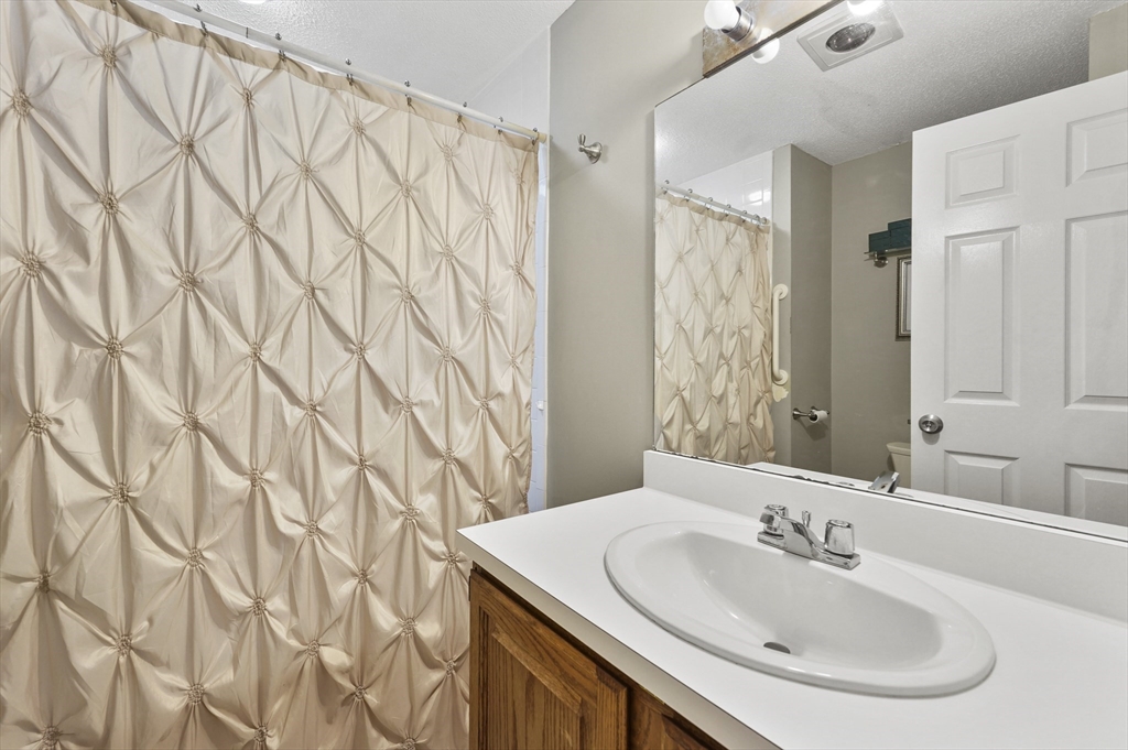 2 bed, 2 bath apartment for rent at 11 Ledgewood Way Unit 1, Peabody — photo 16 of 31