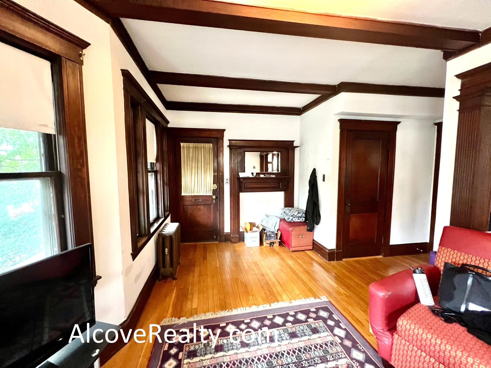 2 bed, 1 bath apartment for rent at 11 Leonard St Unit 1, Tufts — photo 1 of 14
