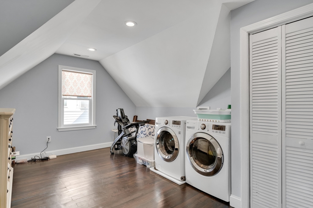 4 bed, 2 bath apartment for rent at 11 Lexington St Unit 11, Bemis — photo 14 of 15