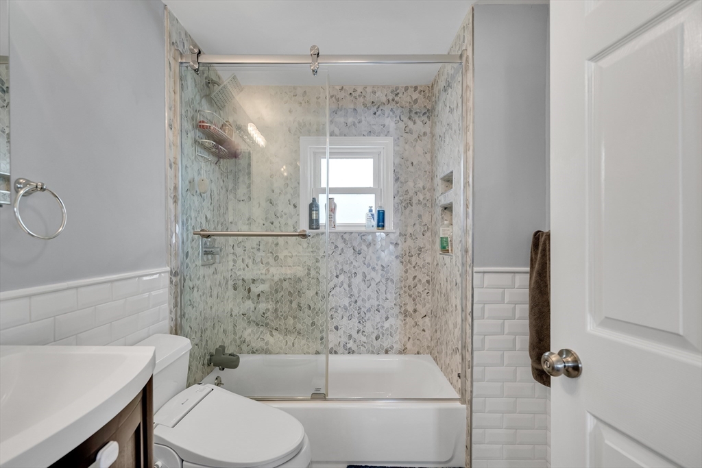 4 bed, 2 bath apartment for rent at 11 Lexington St Unit 11, Bemis — photo 5 of 15