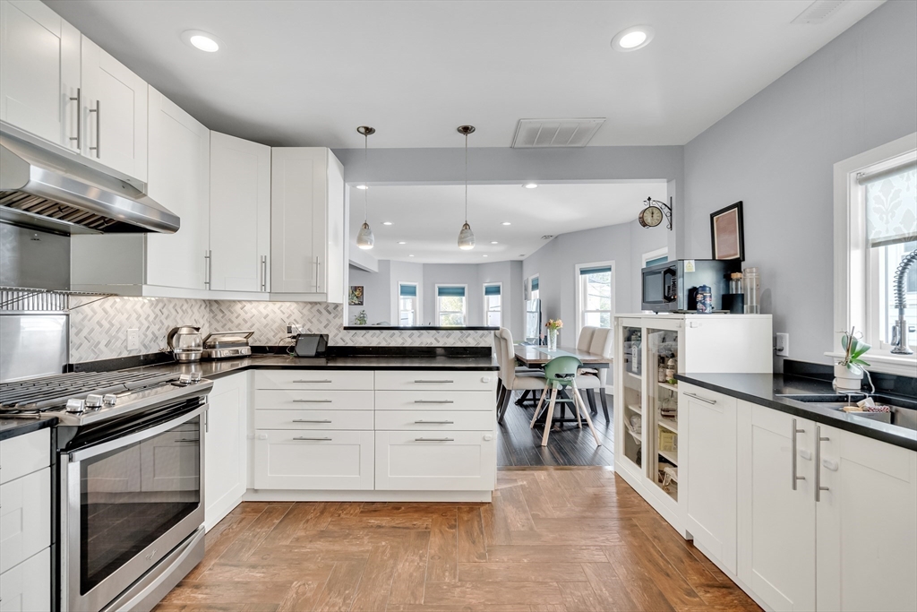 4 bed, 2 bath apartment for rent at 11 Lexington St Unit 11, Bemis — photo 3 of 15