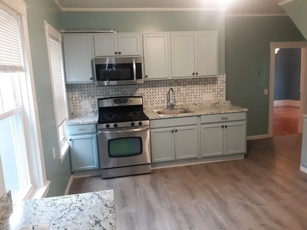 2 bed, 1 bath apartment for rent at 11 Liberty Ave Unit 1, South Medford — photo 2 of 8
