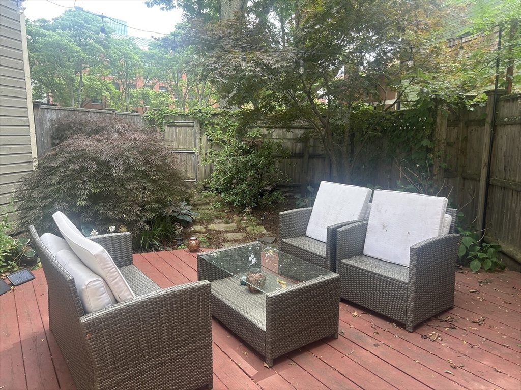 2 bed, 1 bath apartment for rent at 11 Lilac Unit 11, Wellington-Harrington — photo 7 of 22