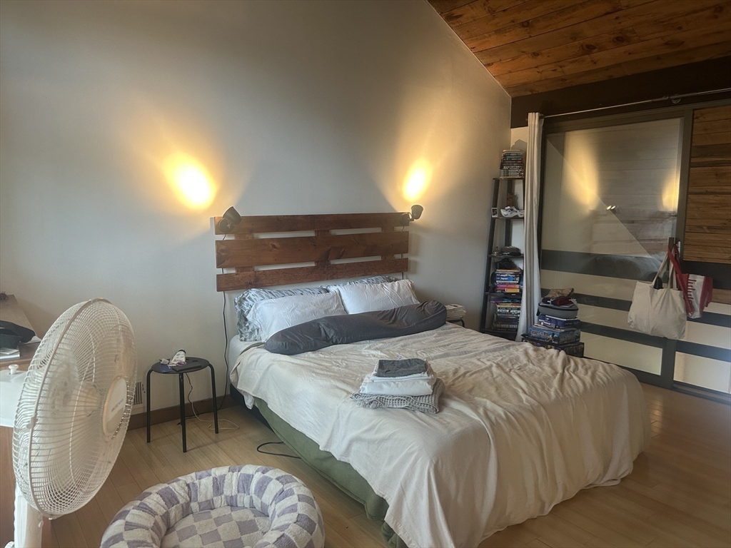 2 bed, 1 bath apartment for rent at 11 Lilac Unit 11, Wellington-Harrington — photo 17 of 22