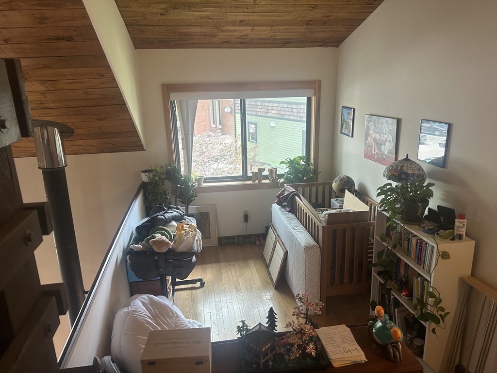 2 bed, 1 bath apartment for rent at 11 Lilac Unit 11, Wellington-Harrington — photo 9 of 22