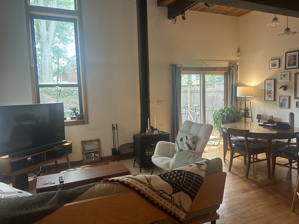2 bed, 1 bath apartment for rent at 11 Lilac Unit 11, Wellington-Harrington — photo 1 of 22
