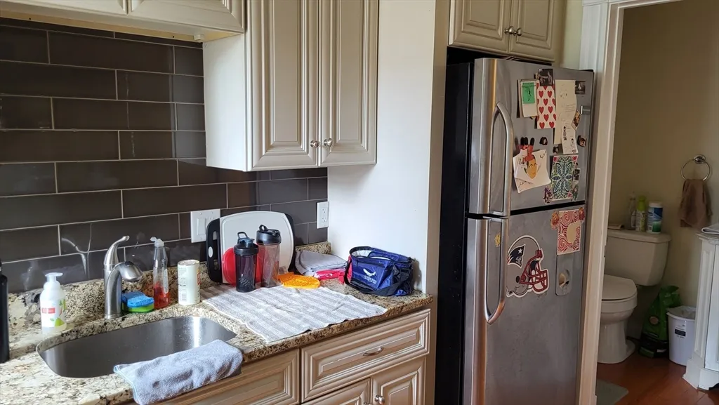 3 bed, 1.5 bath apartment for rent at 11 Linden St Unit 2, Allston — photo 14 of 22