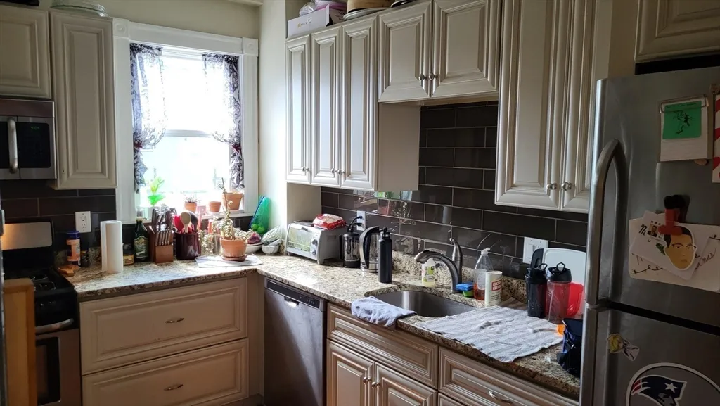 3 bed, 1.5 bath apartment for rent at 11 Linden St Unit 2, Allston — photo 12 of 22