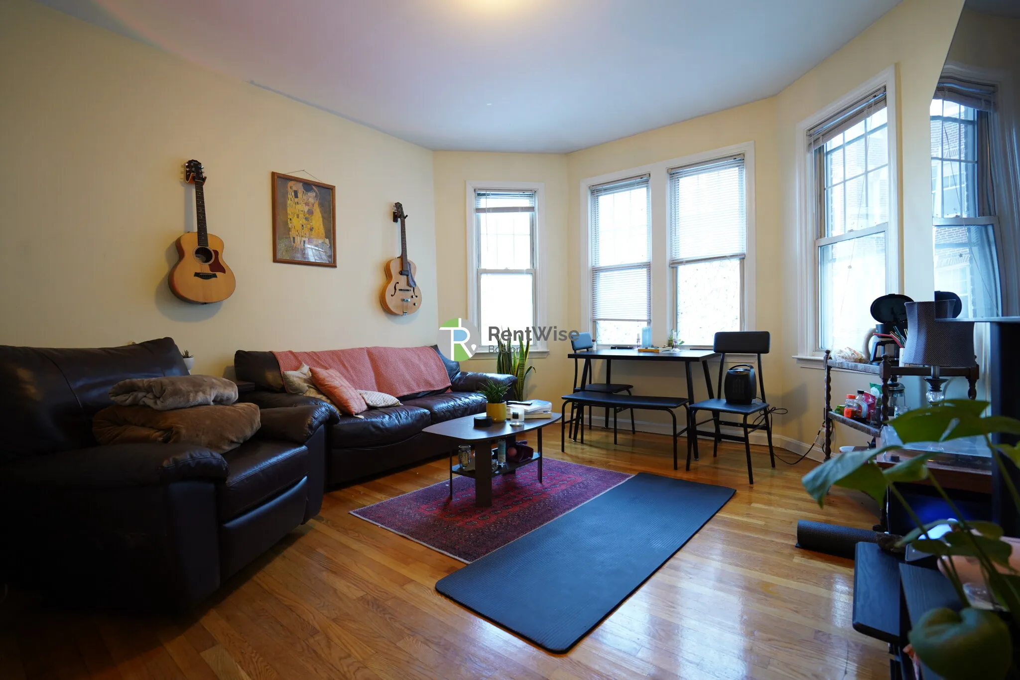 3 bed, 1 bath apartment for rent at 11 Lorraine Ter Unit 1, Brighton — photo 1 of 21