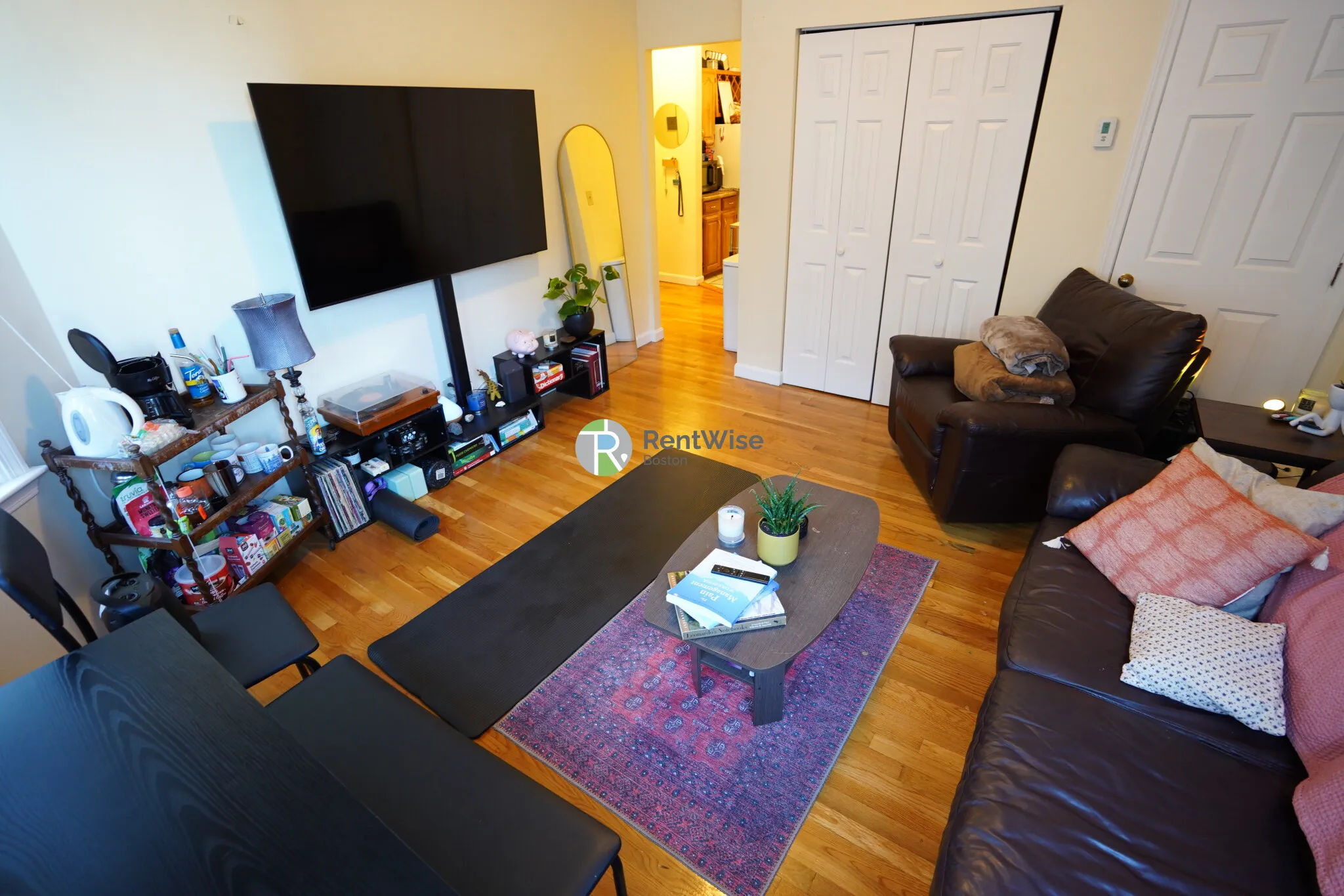 3 bed, 1 bath apartment for rent at 11 Lorraine Ter Unit 1, Brighton — photo 4 of 21