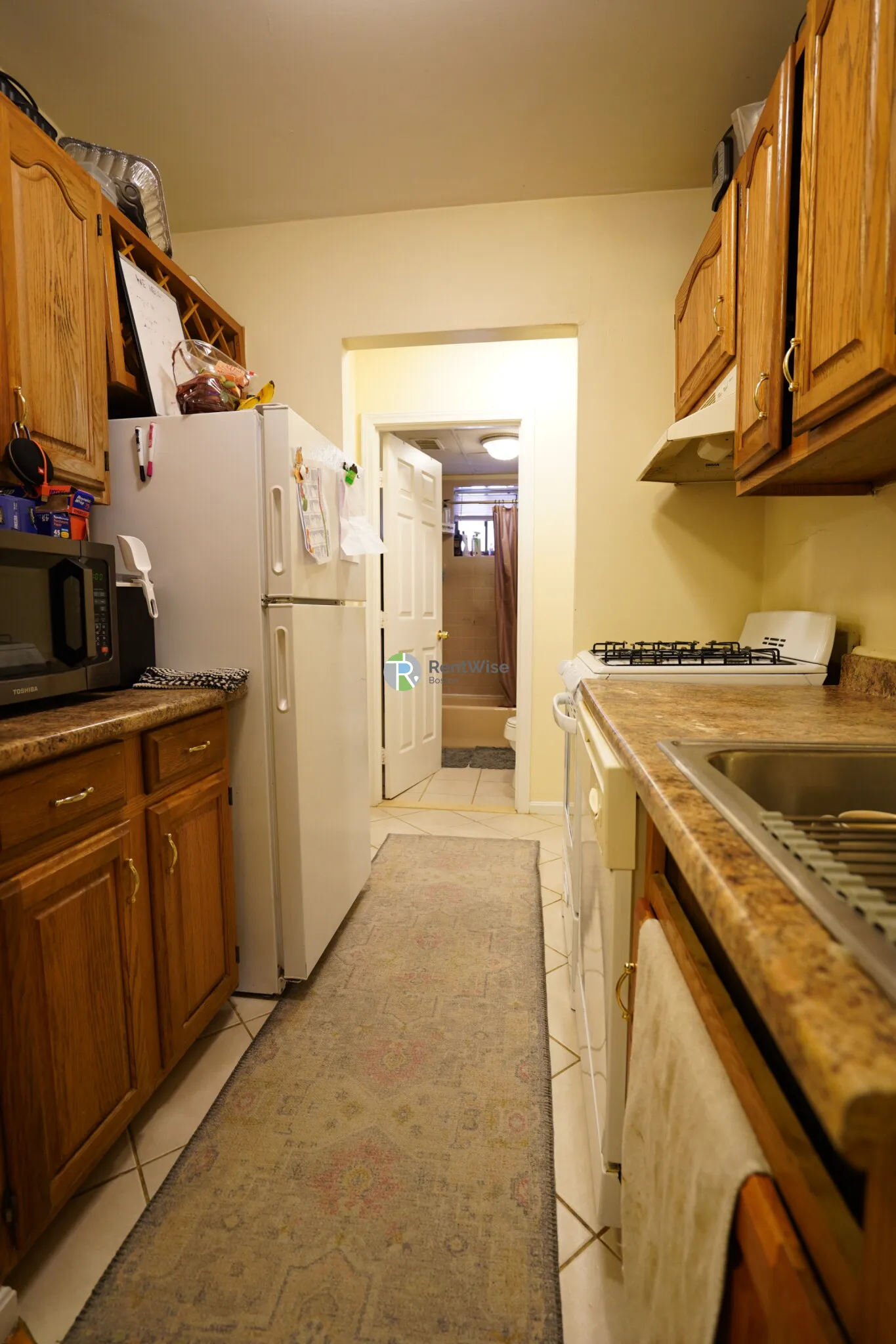 3 bed, 1 bath apartment for rent at 11 Lorraine Ter Unit 1, Brighton — photo 6 of 21