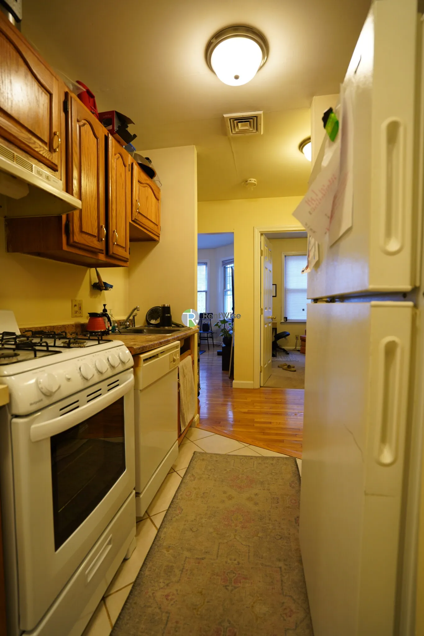 3 bed, 1 bath apartment for rent at 11 Lorraine Ter Unit 1, Brighton — photo 8 of 21