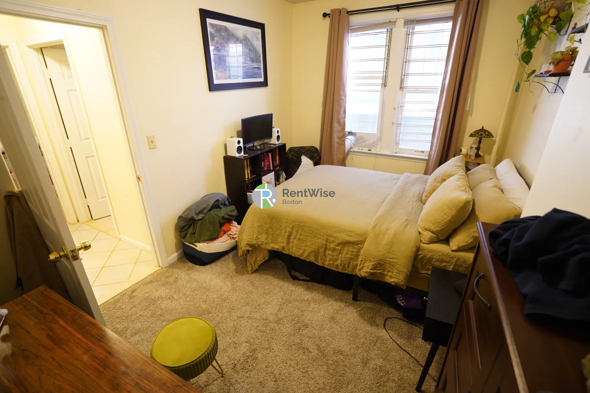 3 bed, 1 bath apartment for rent at 11 Lorraine Ter Unit 1, Brighton — photo 10 of 21