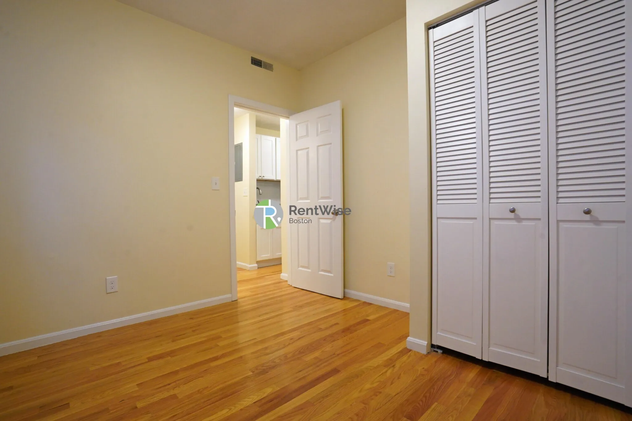 3 bed, 1 bath apartment for rent at 11 Lorraine Ter Unit 3, Brighton — photo 16 of 24