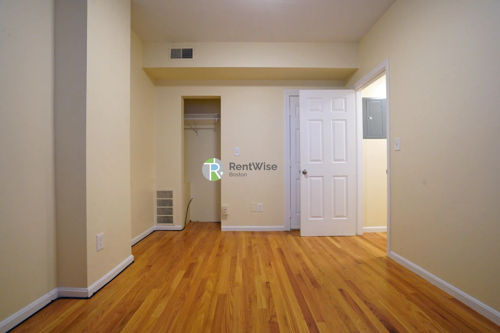 3 bed, 1 bath apartment for rent at 11 Lorraine Ter Unit 3, Brighton — photo 20 of 24