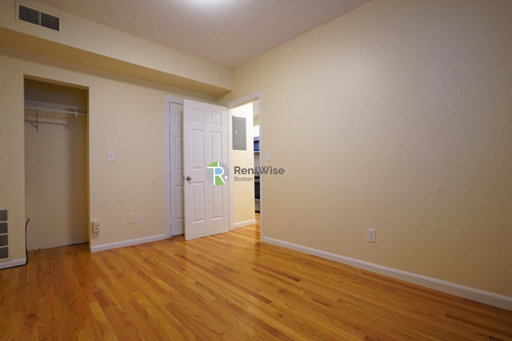 3 bed, 1 bath apartment for rent at 11 Lorraine Ter Unit 3, Brighton — photo 21 of 24
