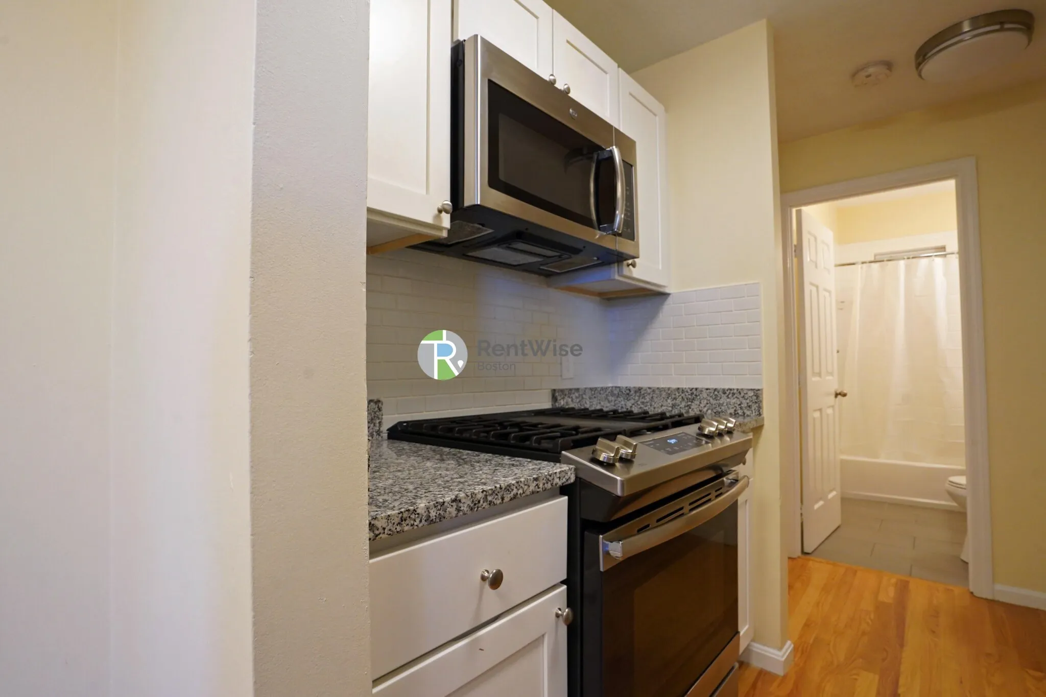 3 bed, 1 bath apartment for rent at 11 Lorraine Ter Unit 3, Brighton — photo 5 of 24