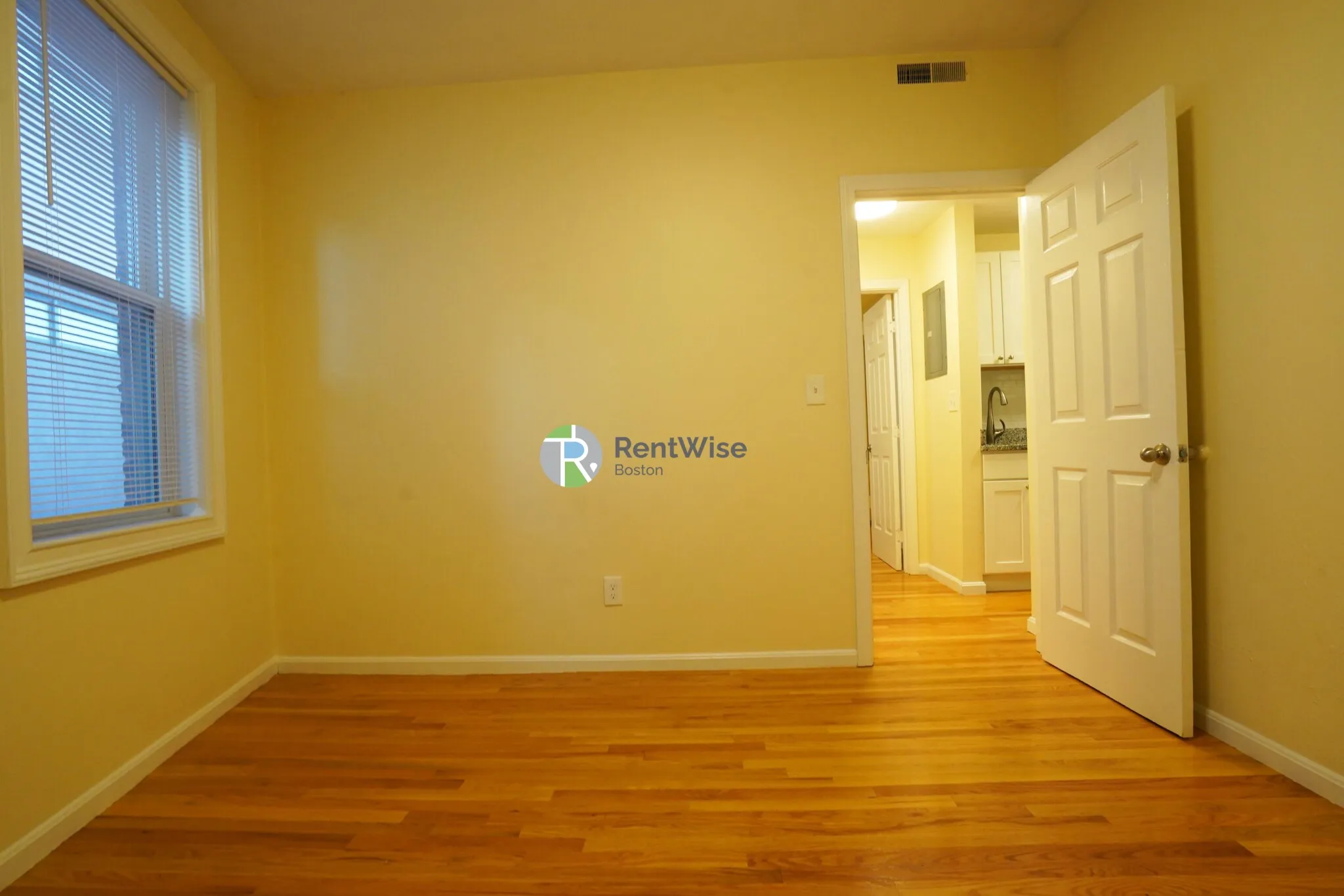 3 bed, 1 bath apartment for rent at 11 Lorraine Ter Unit 3, Brighton — photo 15 of 24