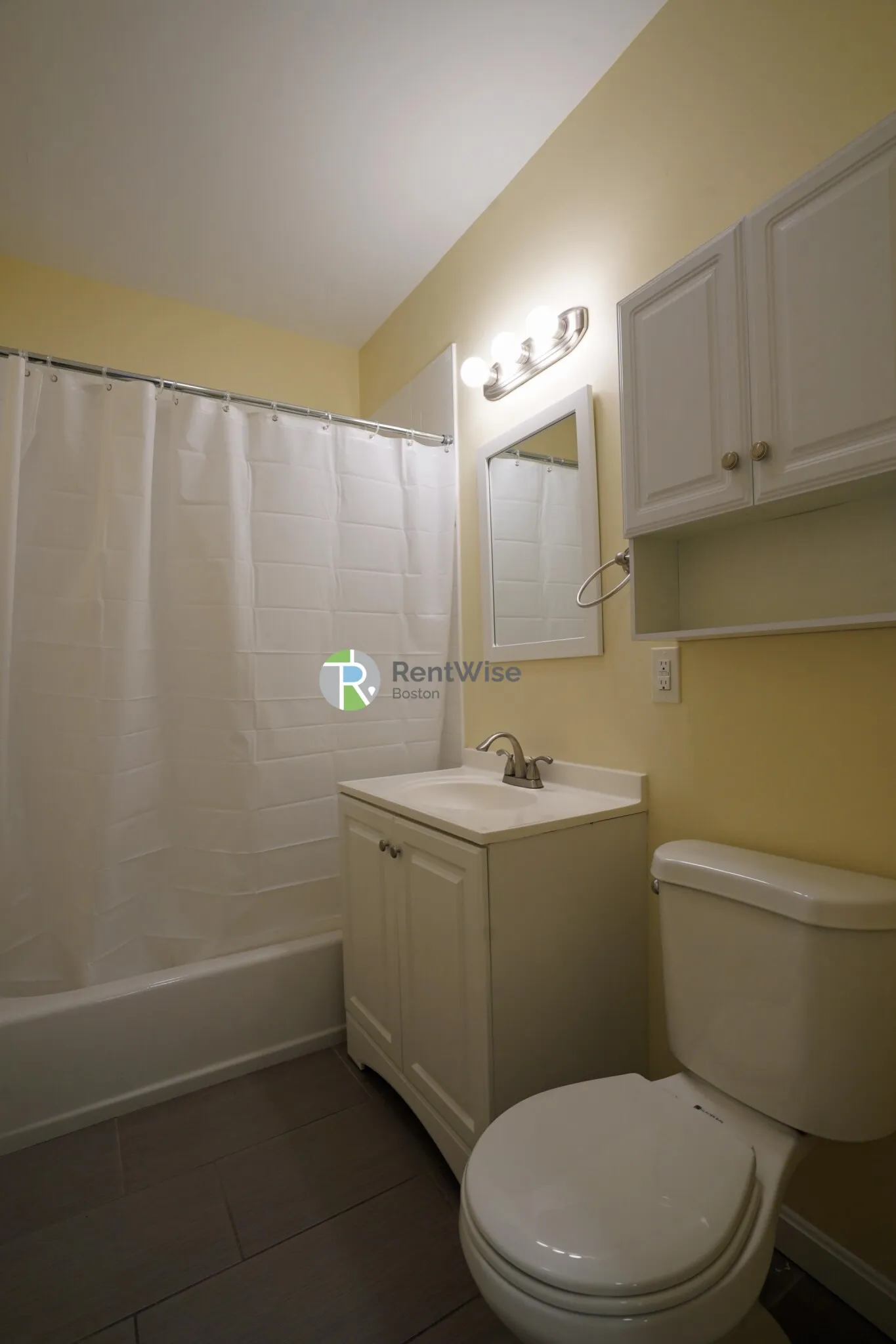 3 bed, 1 bath apartment for rent at 11 Lorraine Ter Unit 3, Brighton — photo 18 of 24