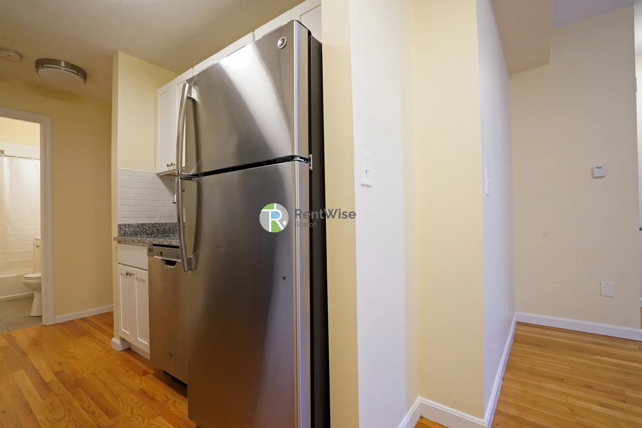 3 bed, 1 bath apartment for rent at 11 Lorraine Ter Unit 3, Brighton — photo 4 of 24
