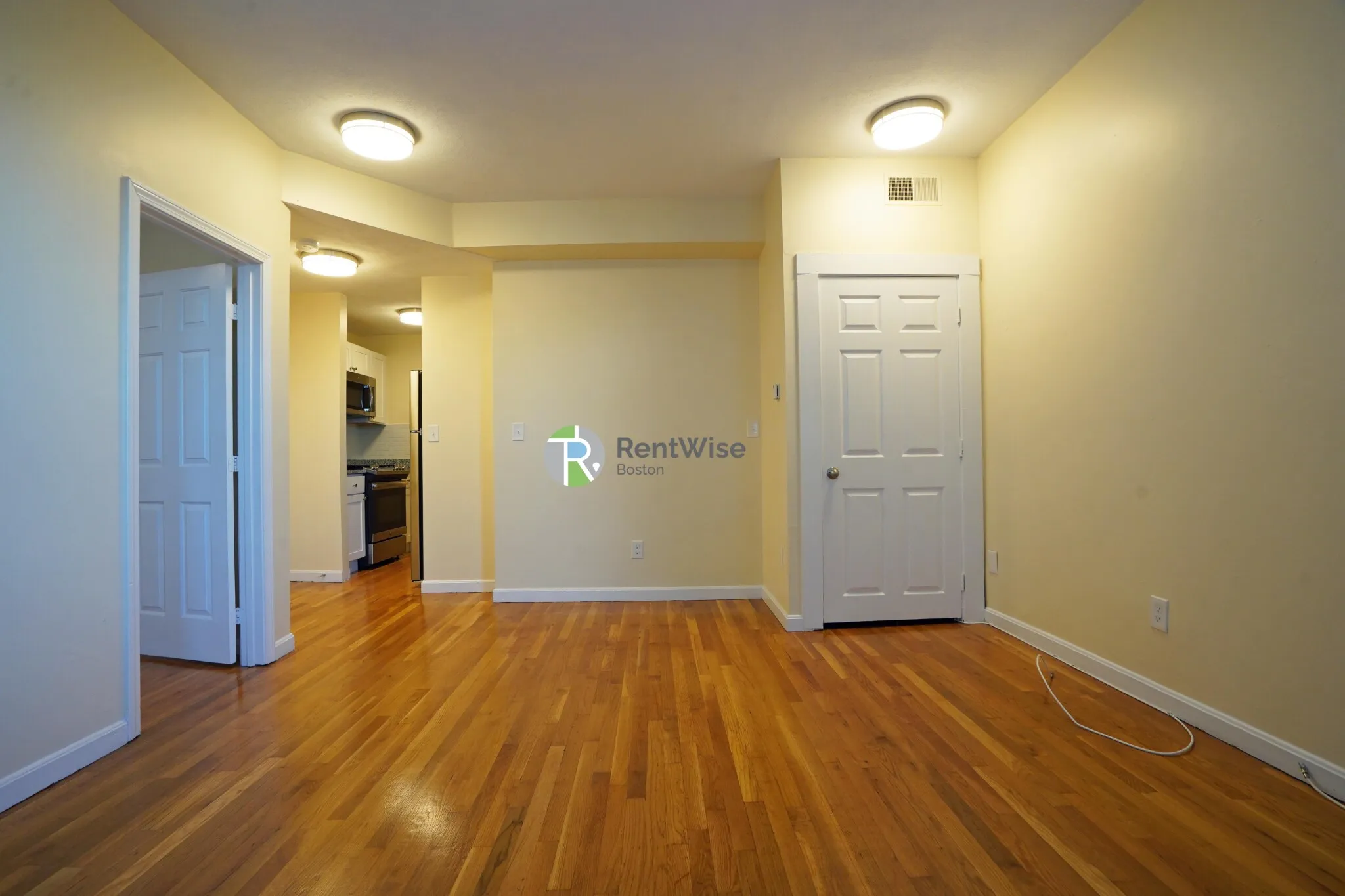 3 bed, 1 bath apartment for rent at 11 Lorraine Ter Unit 3, Brighton — photo 2 of 24