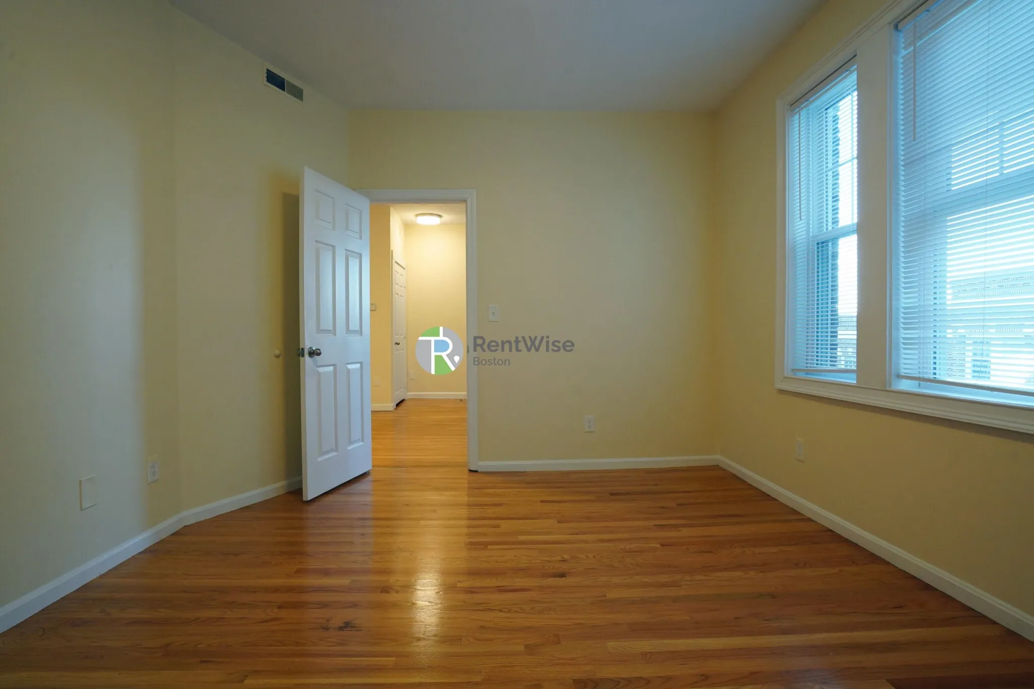 3 bed, 1 bath apartment for rent at 11 Lorraine Ter Unit 3, Brighton — photo 11 of 24