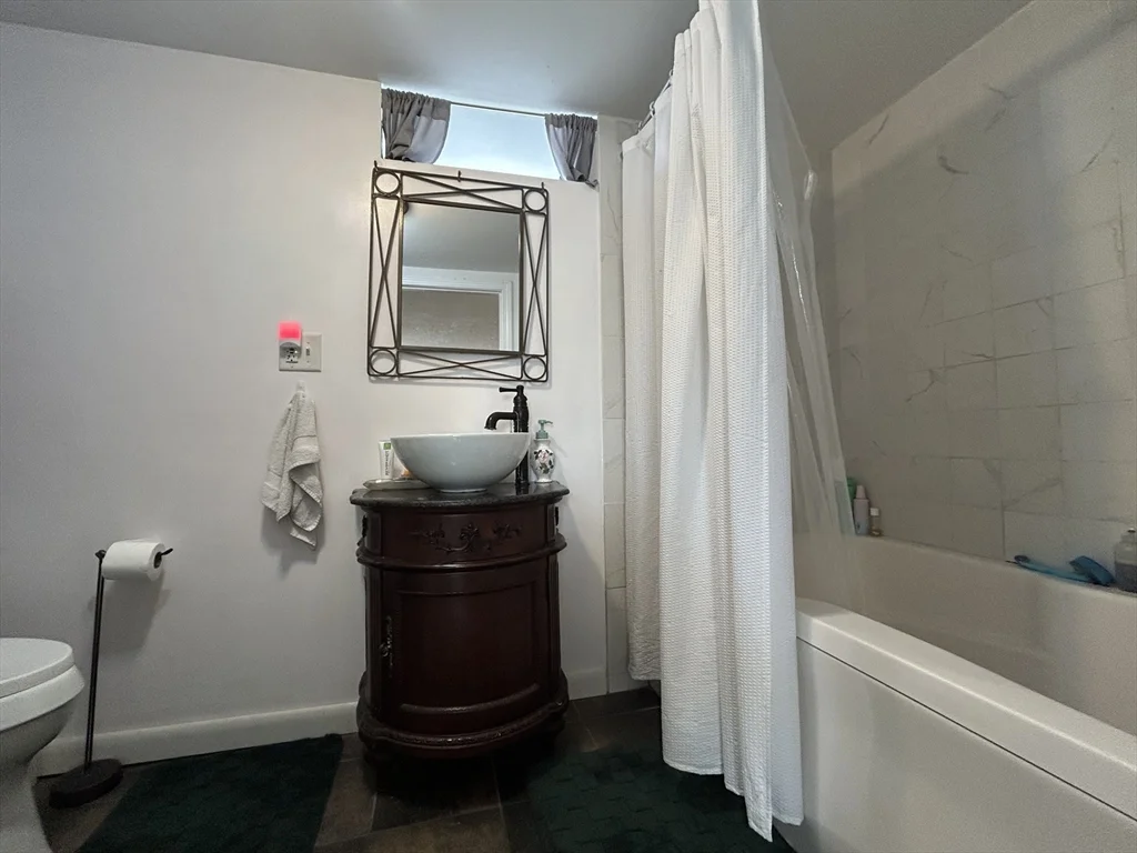 1 bed, 1 bath apartment for rent at 11 Main St Unit 0, Woburn — photo 7 of 8