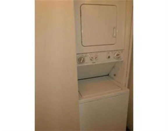 1 bed, 1 bath apartment for rent at 11 Main St Unit B, Charlestown — photo 9 of 11