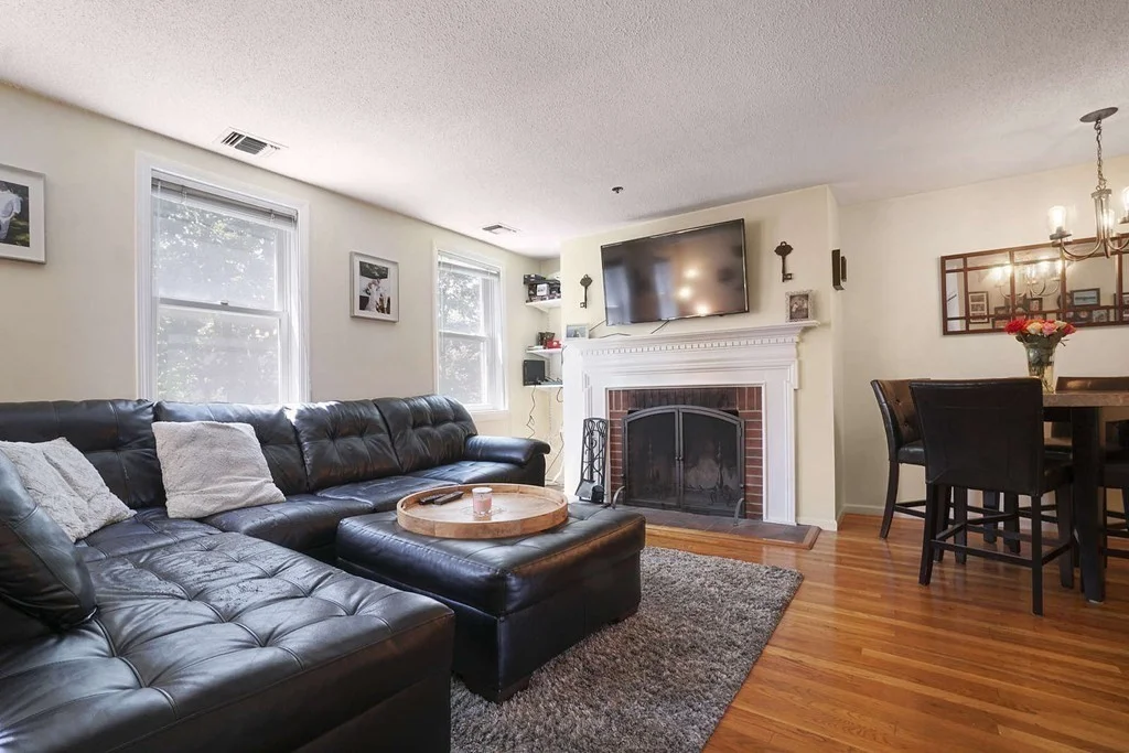 1 bed, 1 bath apartment for rent at 11 Main St Unit B, Charlestown — photo 3 of 11