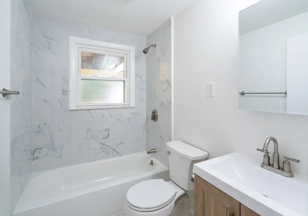5 bed, 2 bath apartment for rent at 11 Maine Ave, Natick — photo 9 of 20