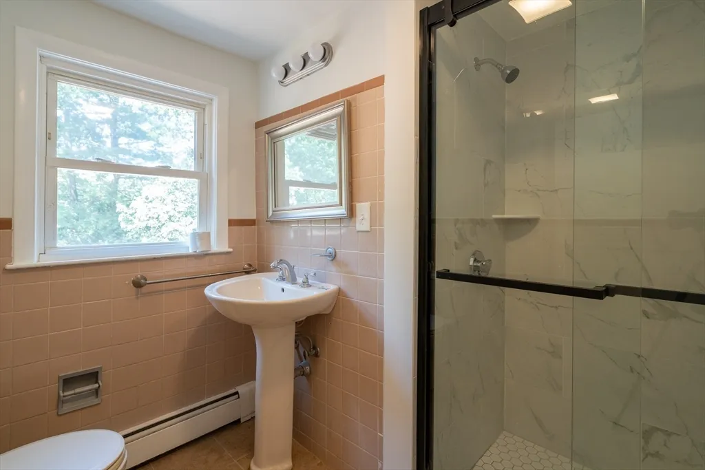 5 bed, 2 bath apartment for rent at 11 Maine Ave, Natick — photo 15 of 20