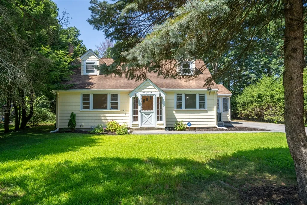 5 bed, 2 bath apartment for rent at 11 Maine Ave, Natick — photo 1 of 20