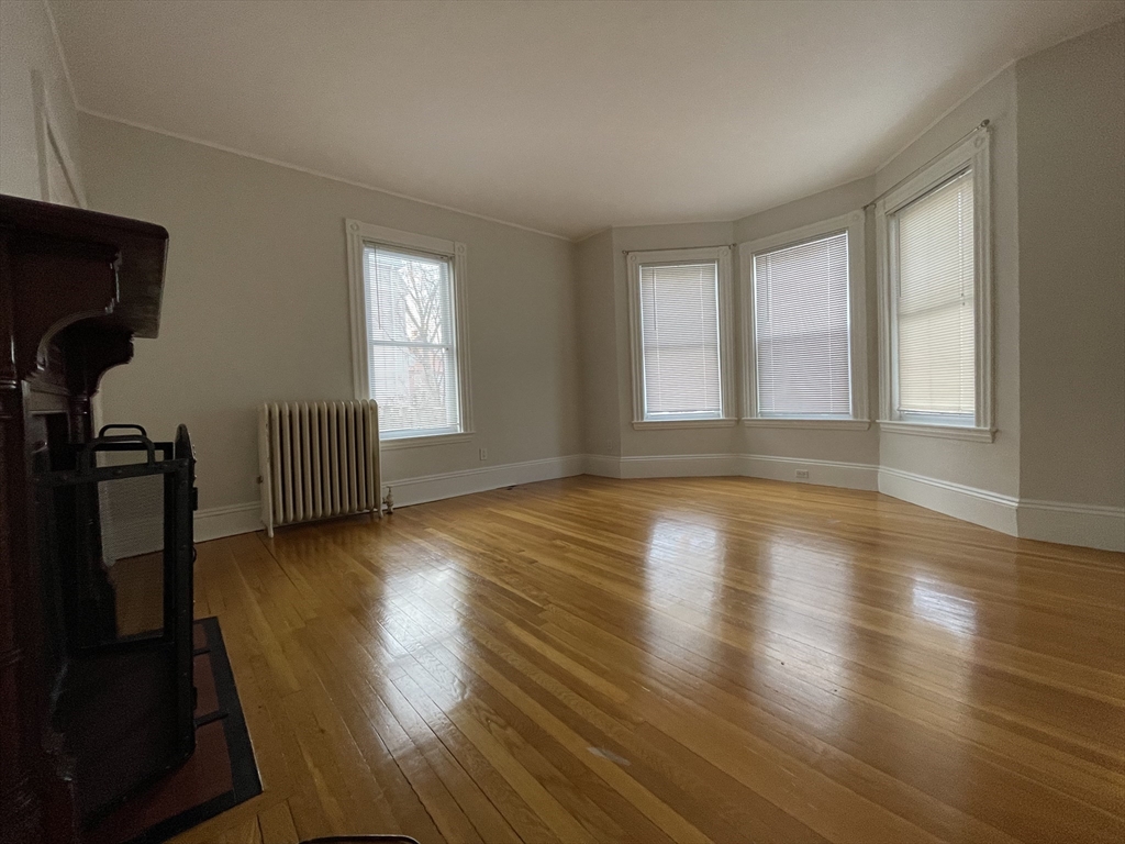 4 bed, 2 bath apartment for rent at 11 Maple Cir Unit 0, Newton Corner — photo 2 of 31
