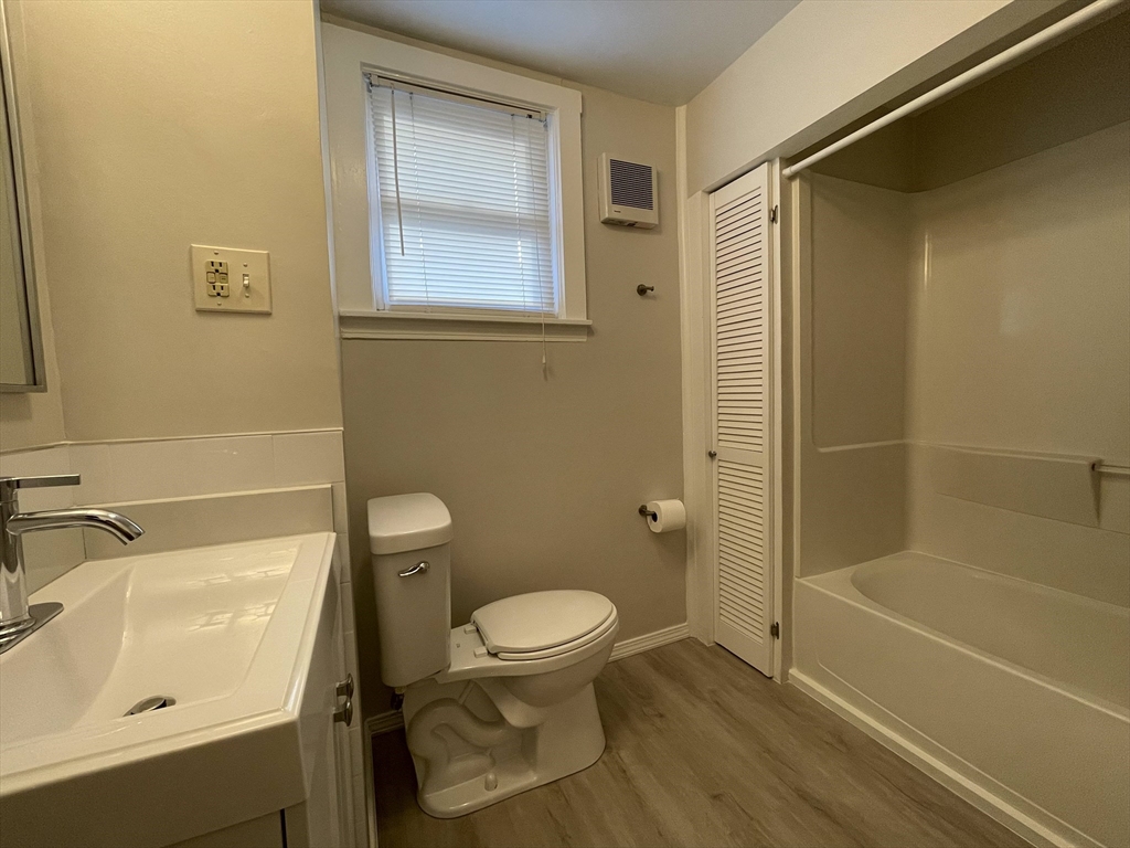 4 bed, 2 bath apartment for rent at 11 Maple Cir Unit 0, Newton Corner — photo 20 of 31