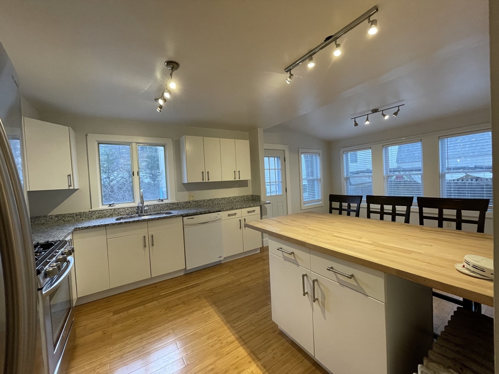 4 bed, 2 bath apartment for rent at 11 Maple Cir Unit 0, Newton Corner — photo 12 of 31