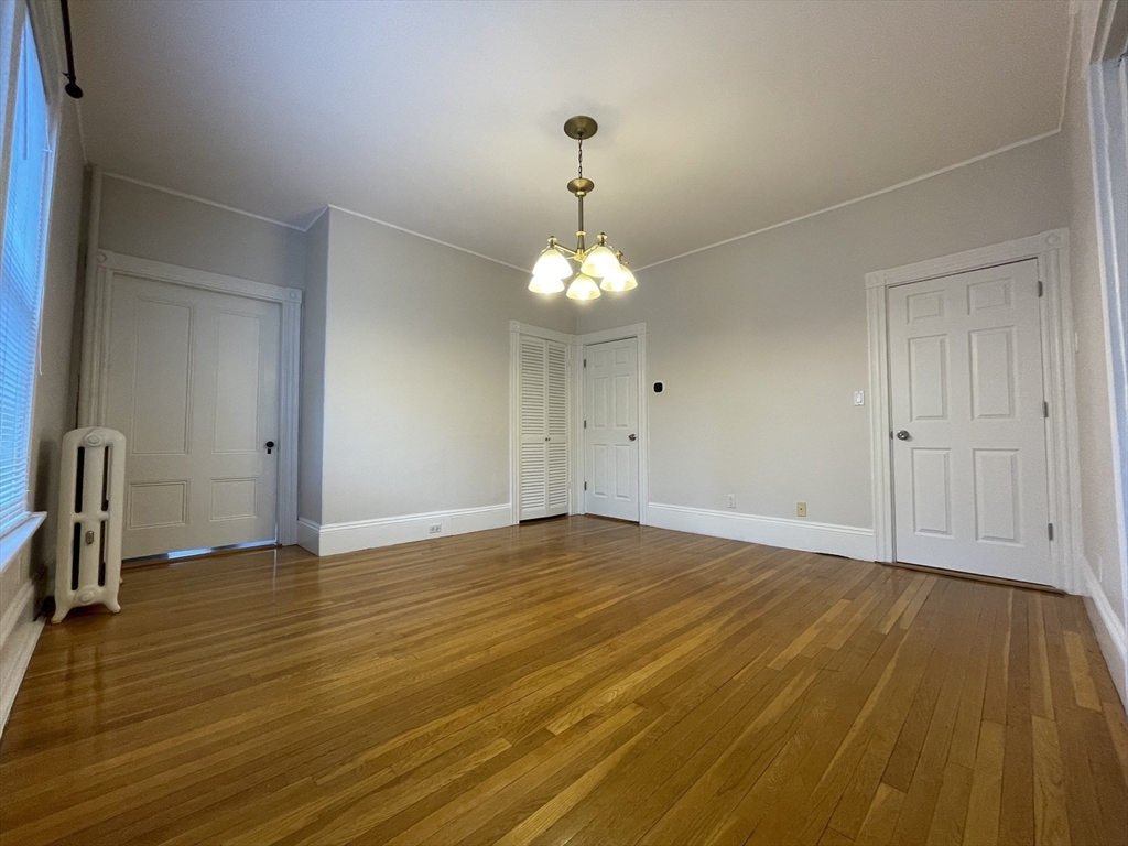 4 bed, 2 bath apartment for rent at 11 Maple Cir Unit 0, Newton Corner — photo 6 of 31