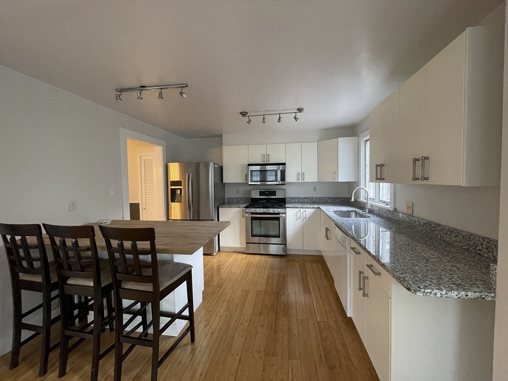 4 bed, 2 bath apartment for rent at 11 Maple Cir Unit 0, Newton Corner — photo 8 of 31