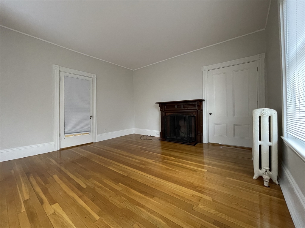 4 bed, 2 bath apartment for rent at 11 Maple Cir Unit 0, Newton Corner — photo 4 of 31