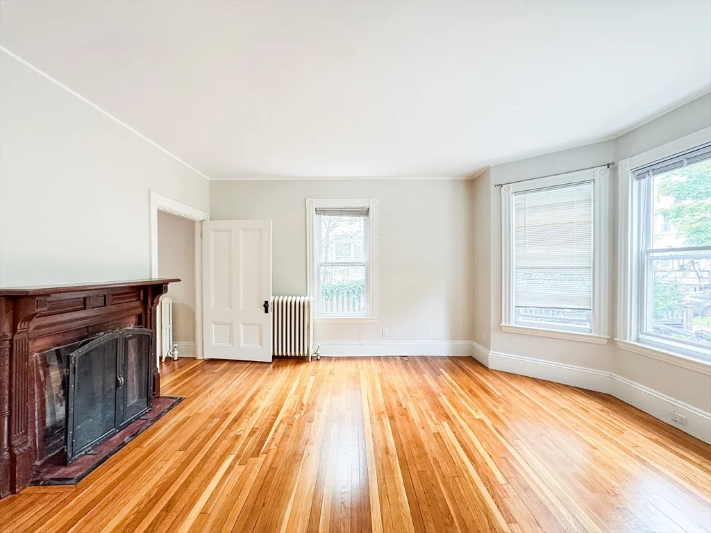 4 bed, 2 bath apartment for rent at 11 Maple Cir Unit 11, Newton — photo 2 of 29
