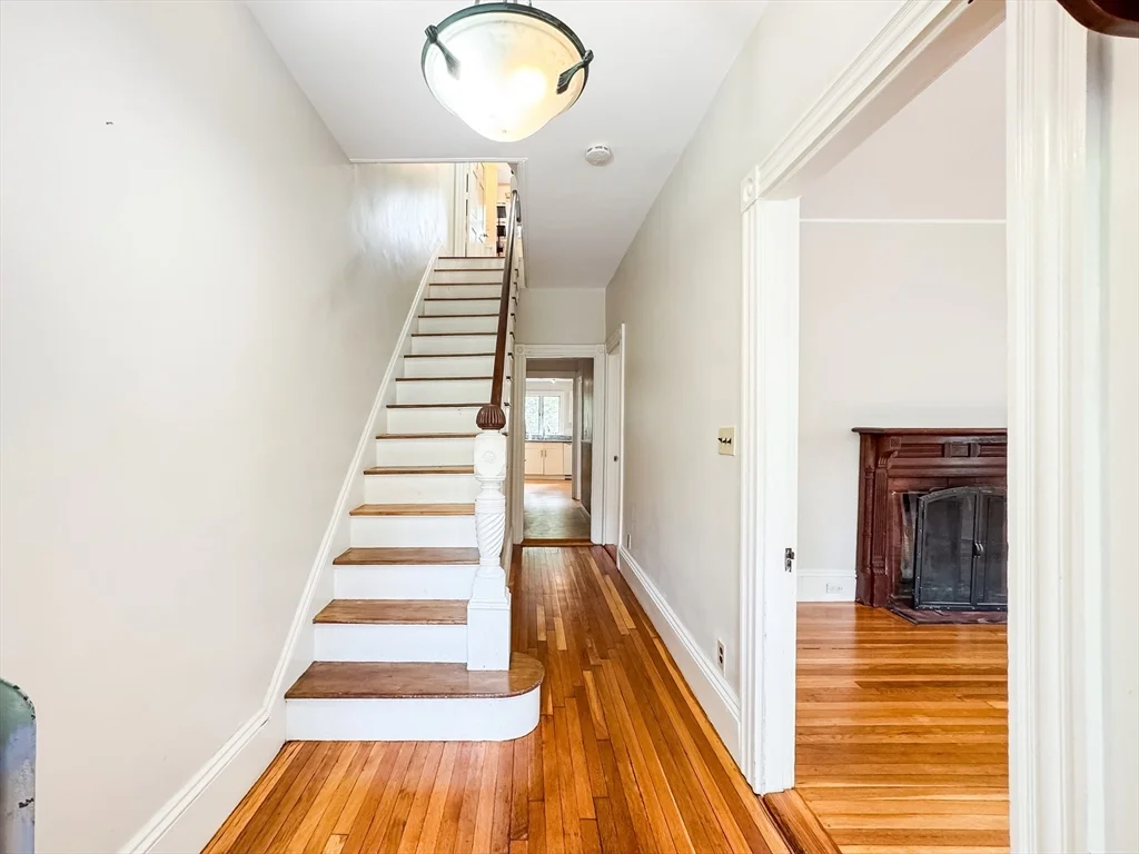 4 bed, 2 bath apartment for rent at 11 Maple Cir Unit 11, Newton — photo 3 of 29