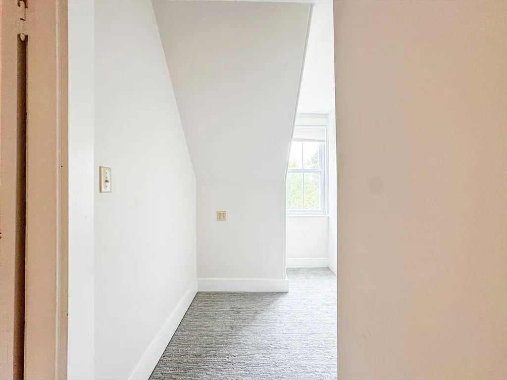 4 bed, 2 bath apartment for rent at 11 Maple Cir Unit 11, Newton — photo 23 of 29