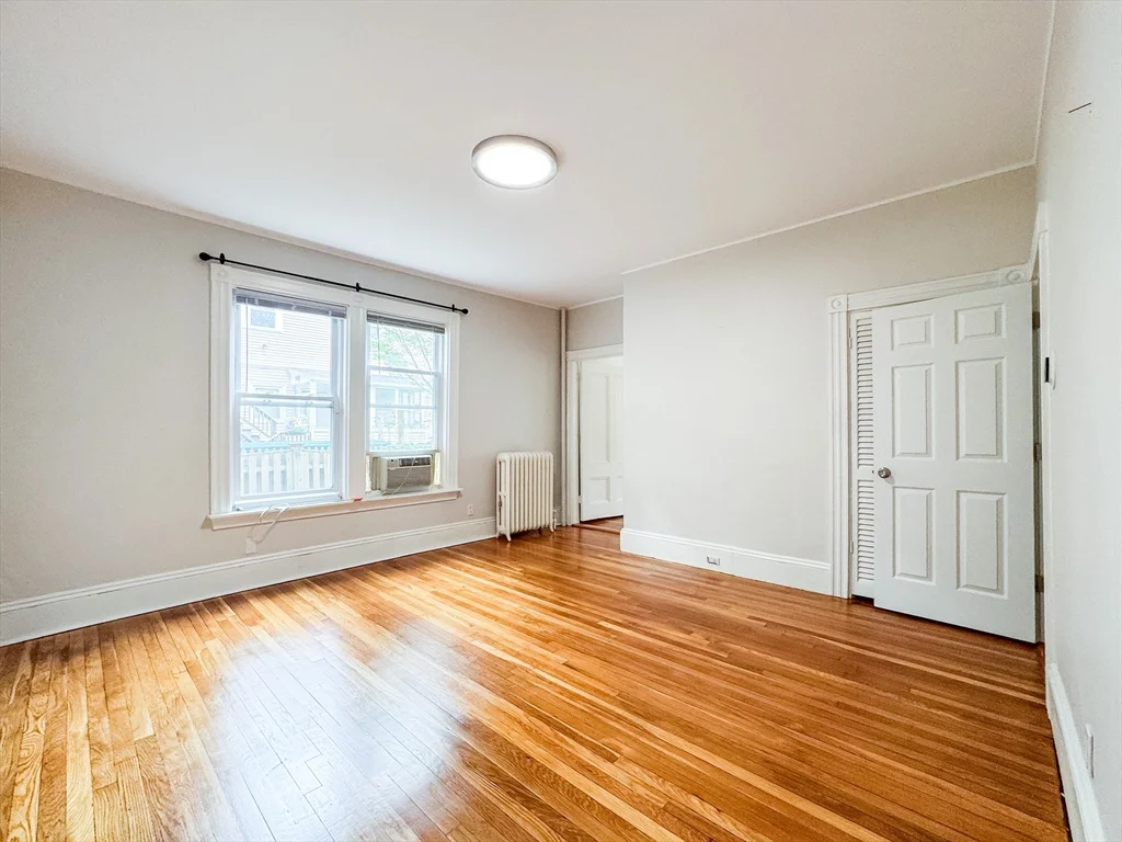 4 bed, 2 bath apartment for rent at 11 Maple Cir Unit 11, Newton — photo 6 of 29
