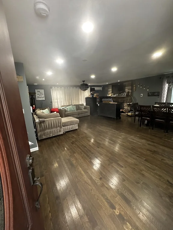 3 bed, 1 bath apartment for rent at 11 Maple St, West Boylston — photo 9 of 11