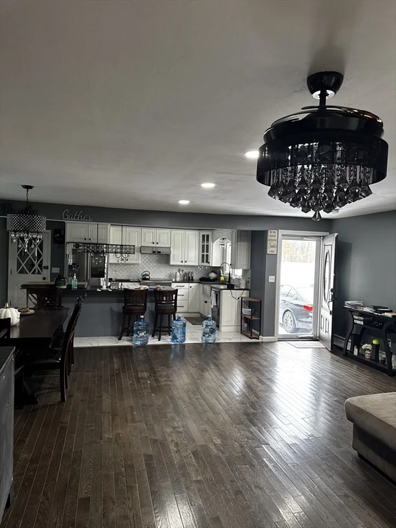 3 bed, 1 bath apartment for rent at 11 Maple St, West Boylston — photo 2 of 11