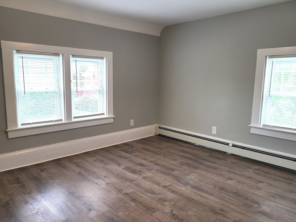 3 bed, 1 bath apartment for rent at 11 Maple Unit 1, Rockland — photo 21 of 30