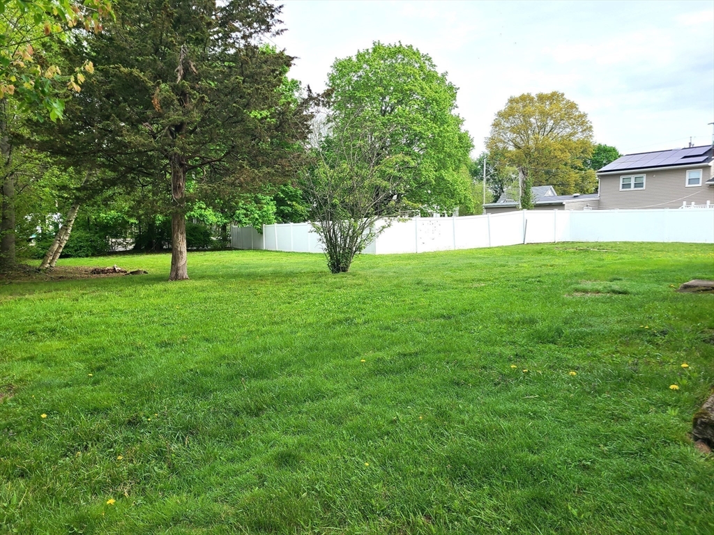 3 bed, 1 bath apartment for rent at 11 Maple Unit 1, Rockland — photo 29 of 30