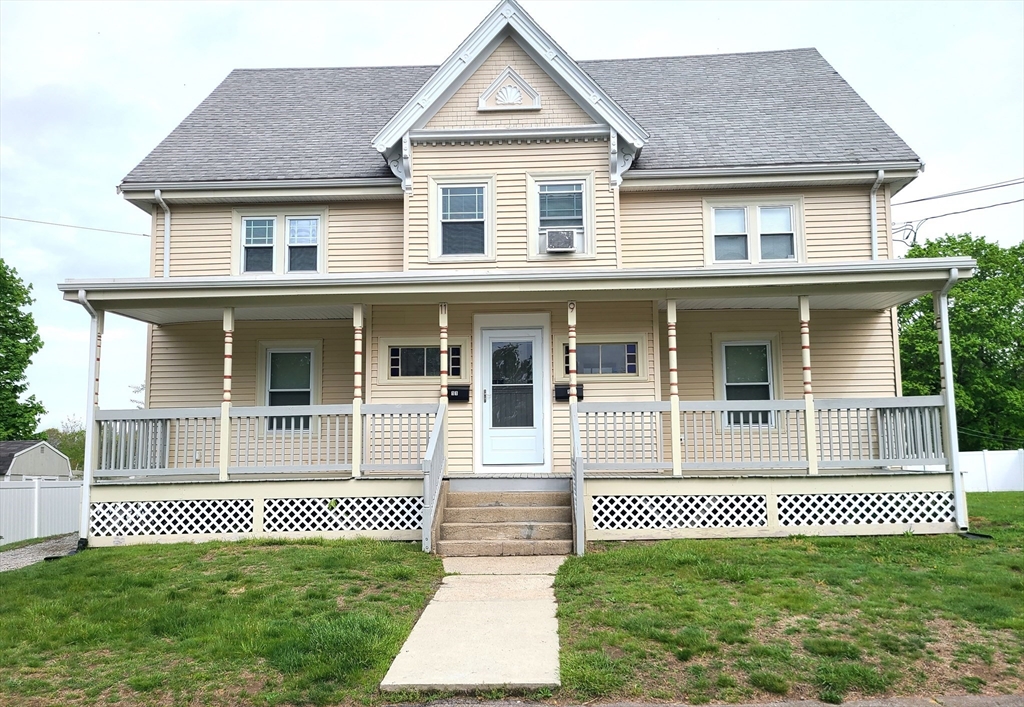 3 bed, 1 bath apartment for rent at 11 Maple Unit 1, Rockland — photo 1 of 30