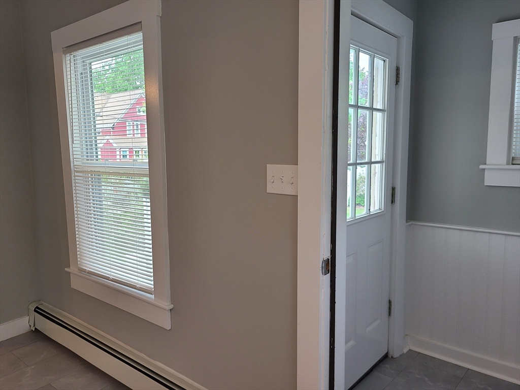 3 bed, 1 bath apartment for rent at 11 Maple Unit 1, Rockland — photo 15 of 30