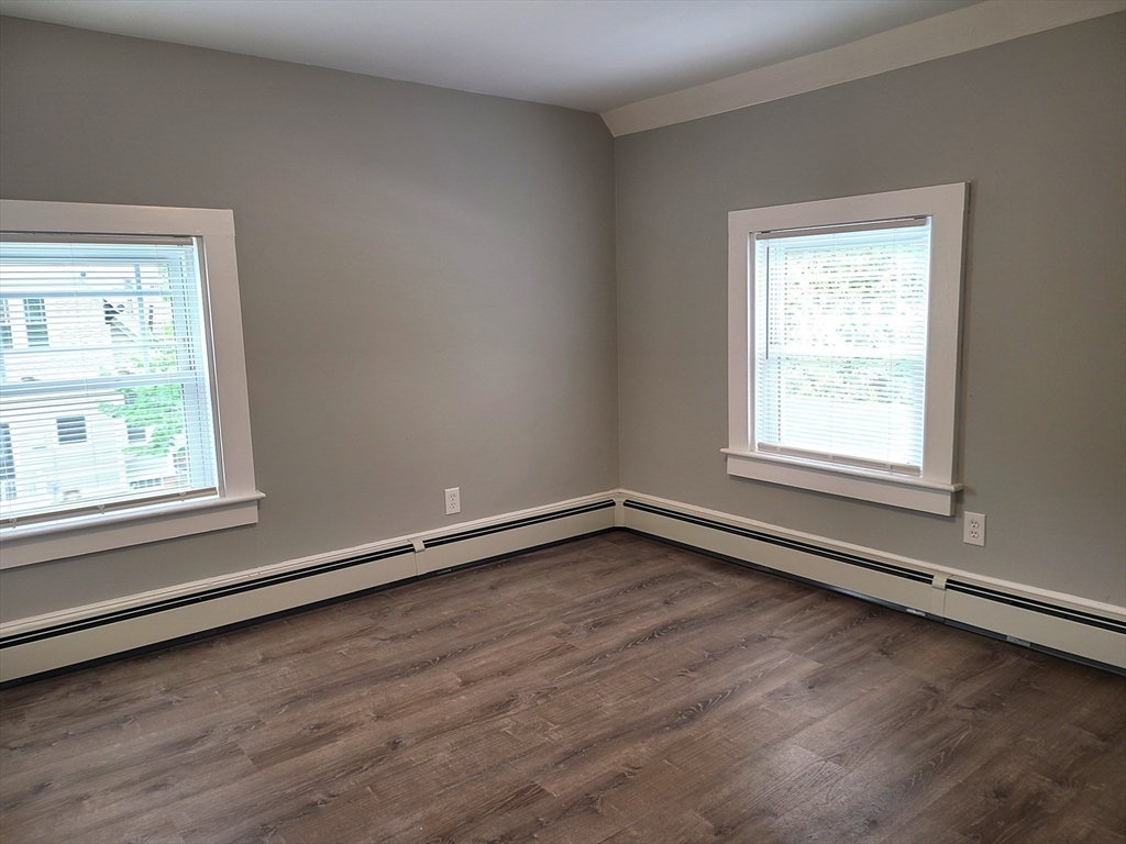 3 bed, 1 bath apartment for rent at 11 Maple Unit 1, Rockland — photo 19 of 30